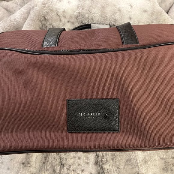 TED BAKER Legally Nylon Holdall Duffle Bag 20x12x9' MSRP$259 Oxblood GreatReview - Picture 4 of 9